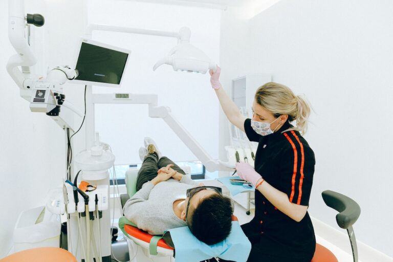 Things You Should Know About Common Dental Emergencies